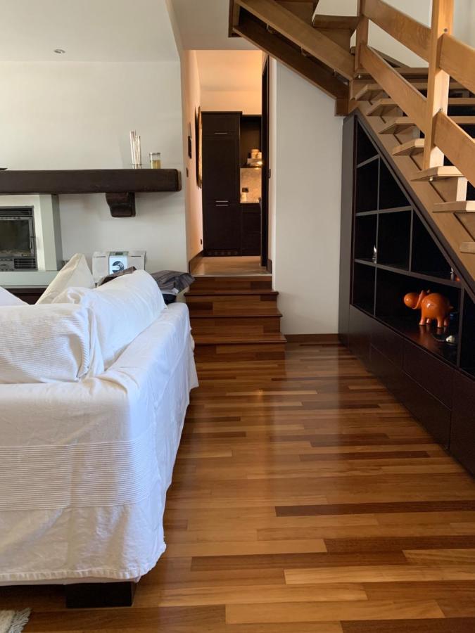 Near Como, Charming Apartment With Fireplace グランダーテ エクステリア 写真